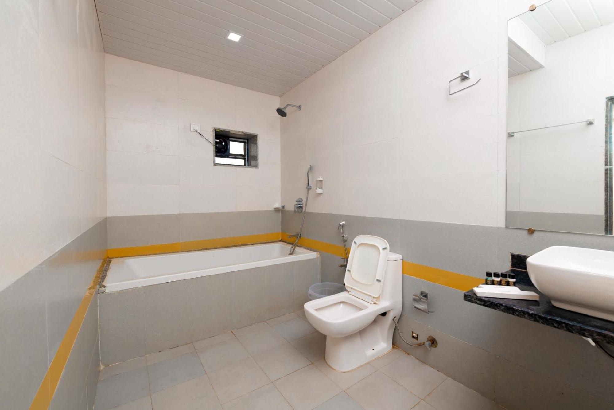 W S Beach And Spa Calangute
